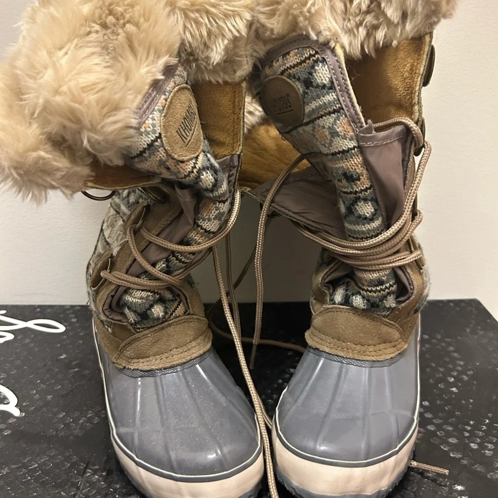 Khombu winter boots. Lace up extremely warm